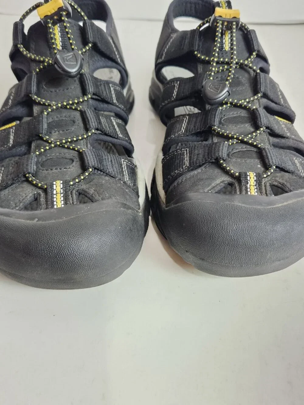 KEEN Newport H2 Sandals Black Style 1001907 Men Size 10.5 Preowned excellent